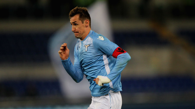 巴西男篮打出团队篮球（巴西男篮展现团队篮球风采）