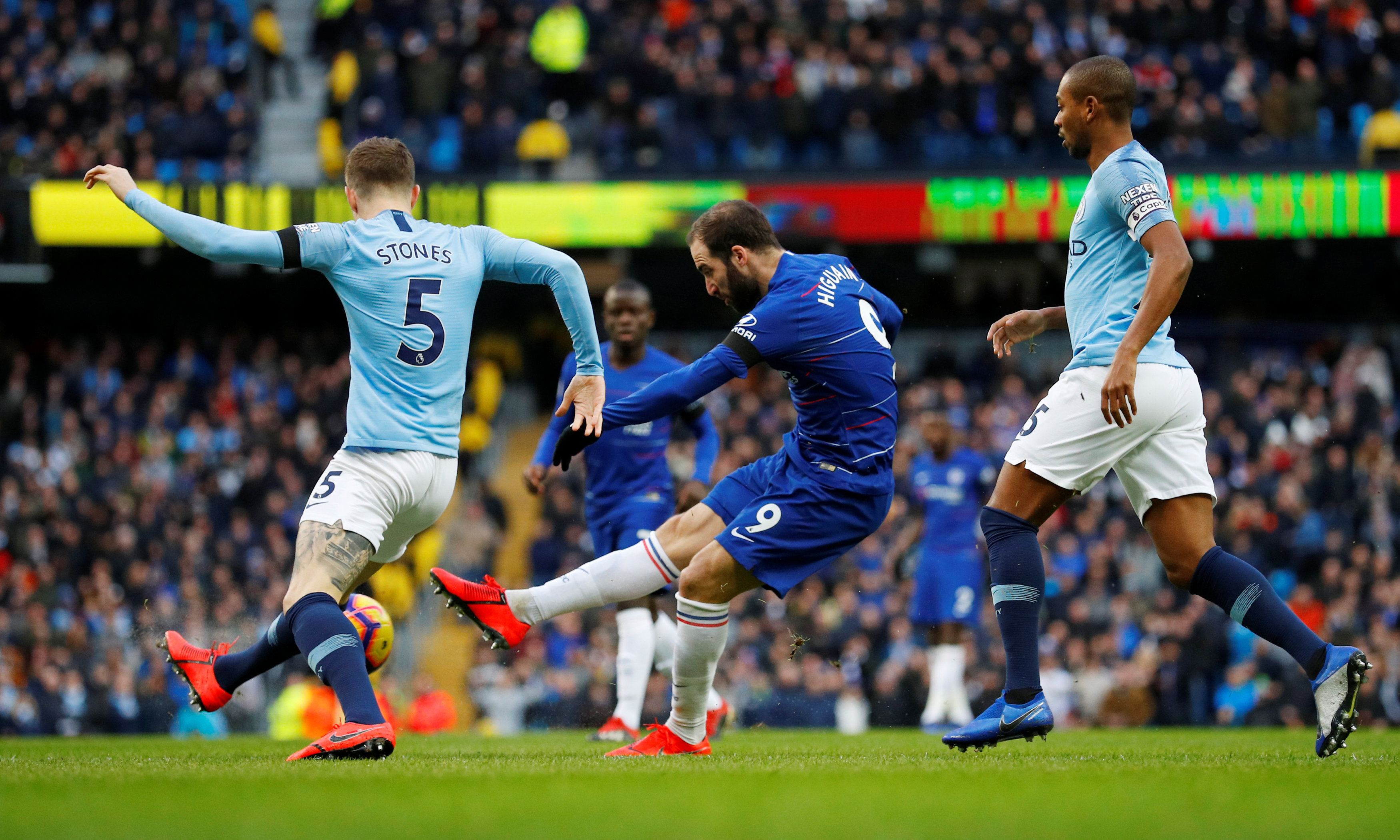 意媒：尤文两位防线伤员凯利和卡瓦尔有望在国际比赛日后复出（意媒：尤文后防二将凯利、卡瓦尔有望在国际比赛日后复出）