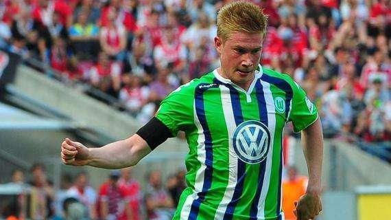 地上足球：偷溜诺坎普释放回归信号？解析梅西为何必重回巴萨（地上足球：梅西悄现诺坎普传回归风声？详析他为何终将重返巴萨）