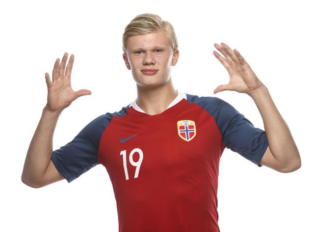 阿斯报：哈维出席丰特的巴萨主席竞选宣讲会，公开反对拉波尔塔（阿斯报：哈维参加丰特的巴萨主席竞选活动，公开表态反对拉波尔塔）