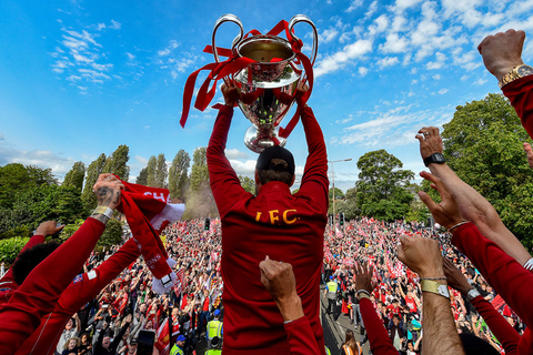 随着水晶宫2-1，西汉姆1-1，英超最新积分榜出炉：大黑马逼近榜首（英超积分更新：水晶宫2-1告捷、西汉姆1-1，大黑马紧逼榜首）