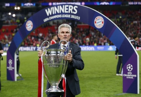 心情不错！知名说唱歌手Jay-Z现身湖人主场观看NBA杯（心情大好！说唱巨星Jay-Z亮相湖人主场观战NBA杯）