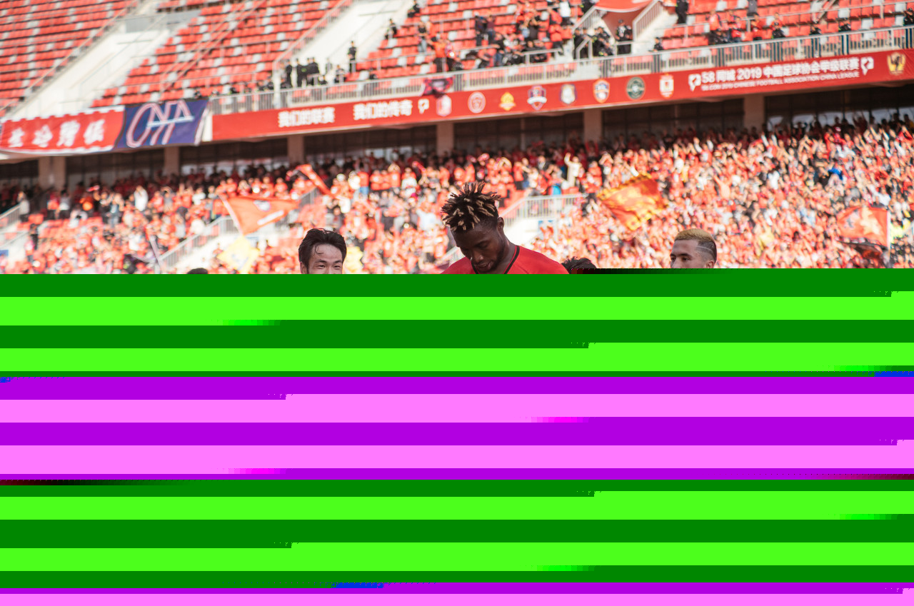 恩德里克被罚下时，维尼修斯：你再多掏牌，把所有人都罚下（恩德里克染红之时，维尼修斯怒斥裁判：你继续掏牌，把所有人都罚下）