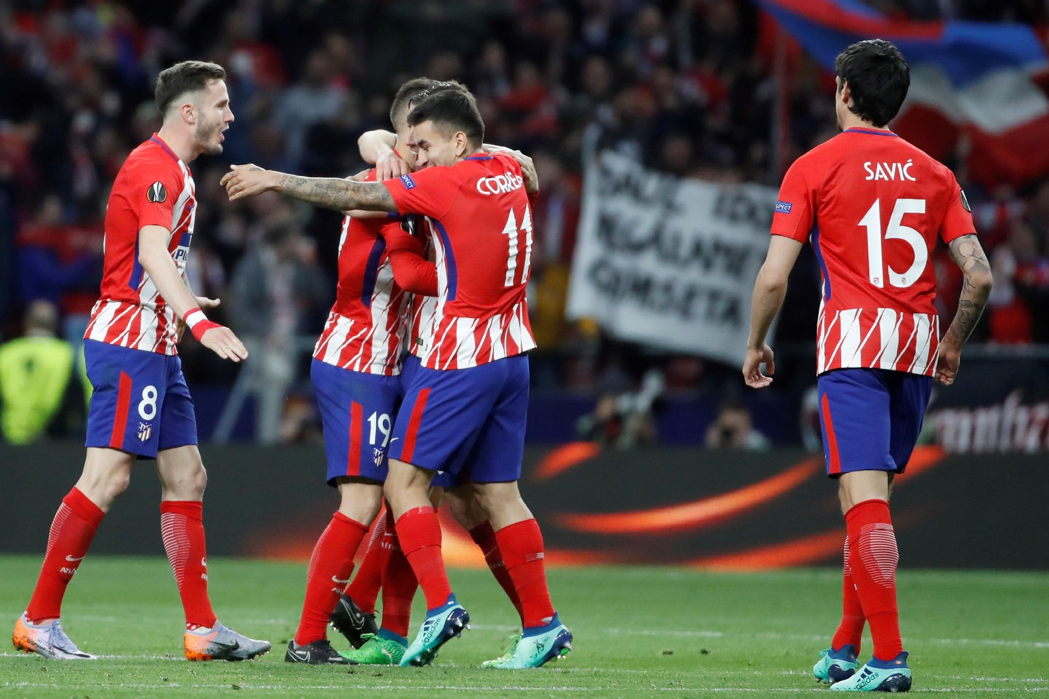 奥古斯托：蒂特是我经历过的最伟大教练，他能防守也能进攻（奥古斯托称蒂特为其生涯最佳主帅：攻守俱佳）