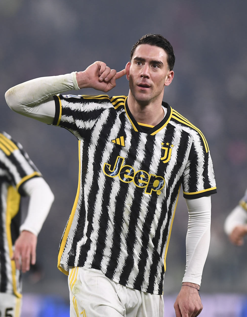 孙继海晒视频发出疑问：为什么现在小孩顺拐那么多（孙继海发布视频提问：如今孩子顺拐为何如此普遍）