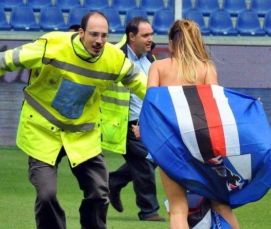 德媒：斯图加特三名球员表现抢眼却落选国家队，纳帅面临抉择（德媒：斯图加特三将高光仍无缘国家队，纳格尔斯曼陷入取舍难题）