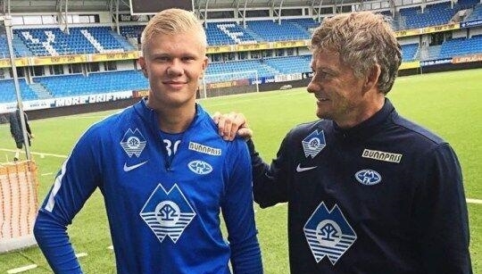 科贝：在阿劳霍遭遇心理问题后，孔德告诉弗里克他愿意踢中卫