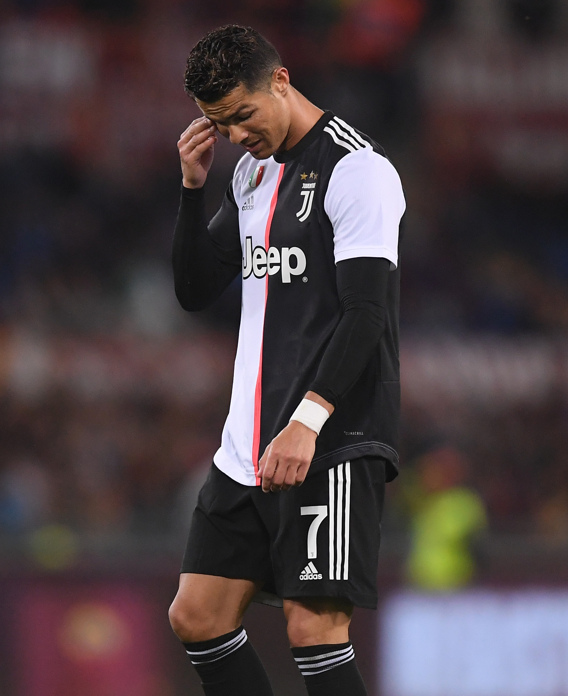 山西13分胜广东！奎因徐杰合砍52分难救主，杜锋4张王牌未用，赛后直言不满2人（山西力克广东赢13分！奎因、徐杰合得52分难挽败局，杜锋雪藏四王牌，赛后直言不满两将）