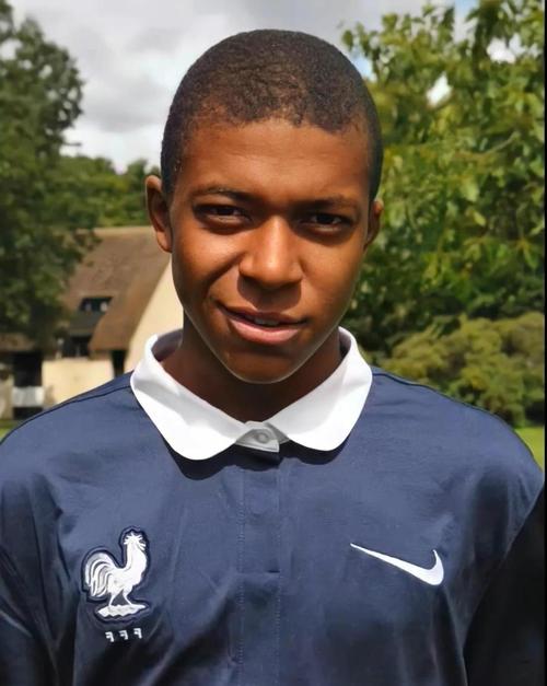 FIFA最佳男足运动员提名名单身价排行榜（FIFA年度最佳男足候选球员身价排名）