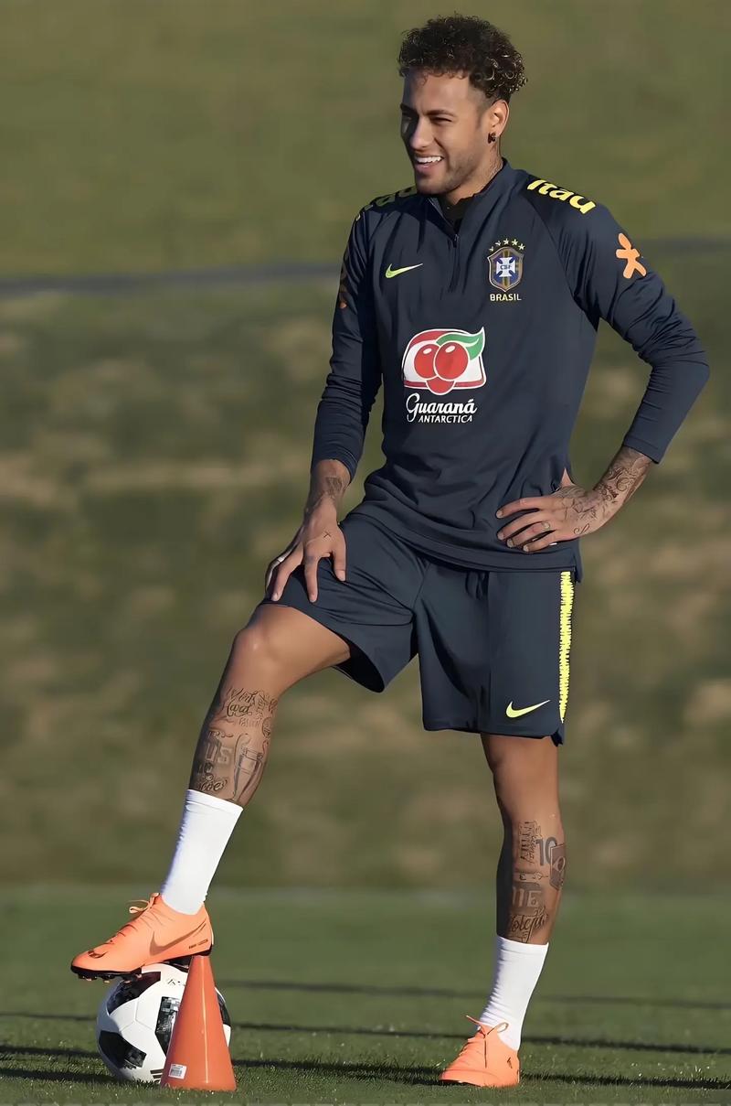 穆勒：卡尔在享受努力提高的过程，同时也在享受比赛的乐趣（穆勒：卡尔既乐于自我精进，也尽情享受比赛乐趣）