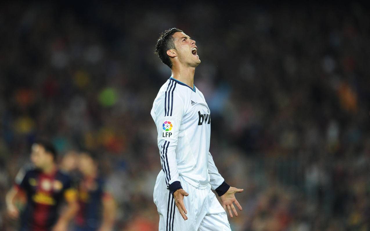 雪飞天逆转绝杀！苏翊鸣卫冕单板滑雪大跳台冠军（苏翊鸣上演雪飞天逆转绝杀，成功卫冕单板滑雪大跳台冠军）