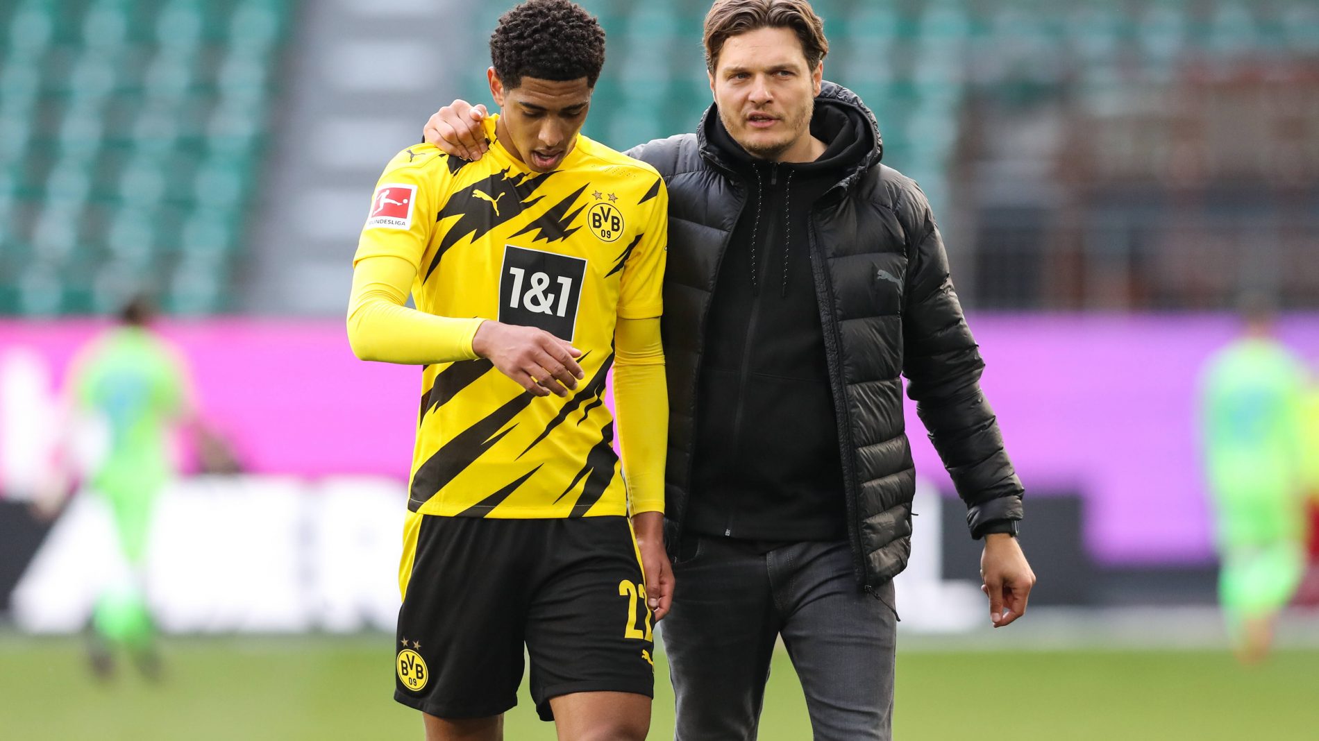 阿诺德受伤影响皇马阵容，巴尔韦德需客串右后卫，球迷呼吁调整阵型。（阿诺德伤停牵动皇马阵容，巴尔韦德改打右后卫，球迷呼吁变阵）